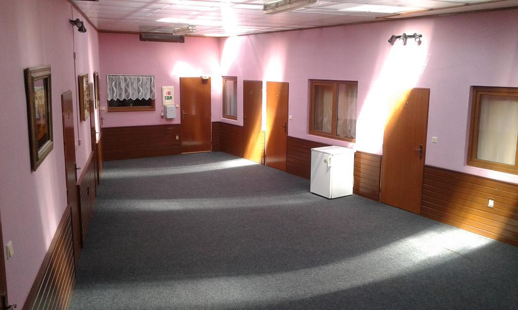 Hotel Retro Vrbovec Zewnętrze zdjęcie
