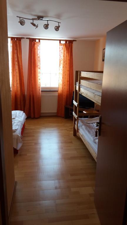Hotel Retro Vrbovec Zewnętrze zdjęcie