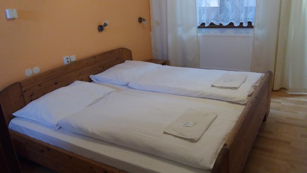 Hotel Retro Vrbovec Zewnętrze zdjęcie